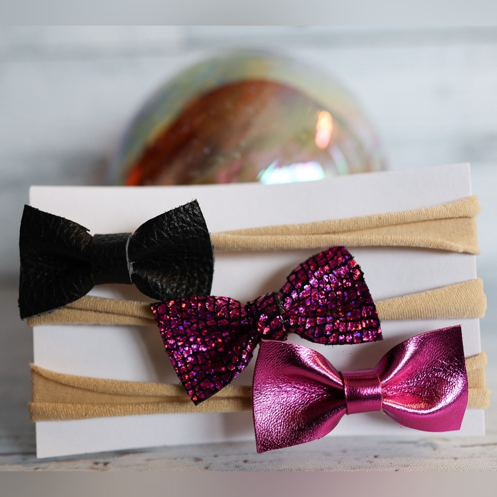 Handmade Leather Bow Headbands
Set of (3) for Dogs, Newborns and Toddlers ❤️